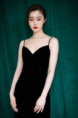 大学生小情侣宾馆自拍