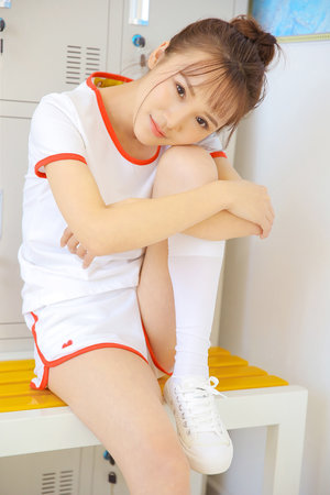 美女扒开尿孔让男人捅